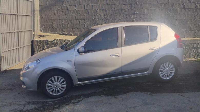 Renault - SANDERO PREVILEGE 1.6 AUT. 