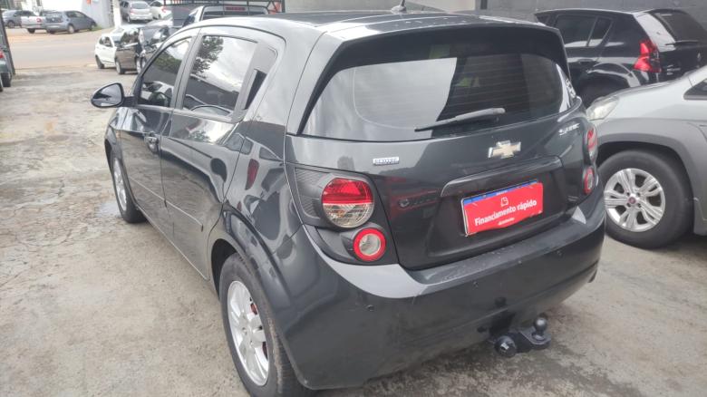 GM - Chevrolet - SONIC LT HB MT