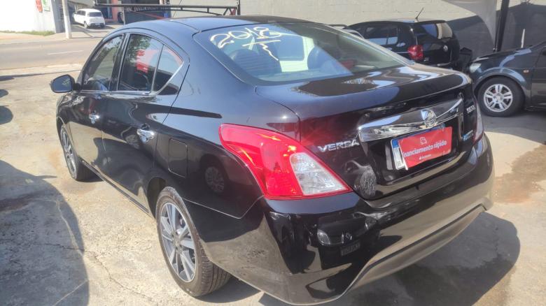 Nissan - VERSA SL 1.6 AUT