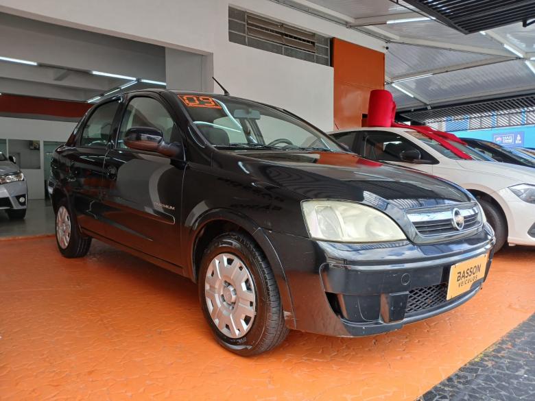 GM - Chevrolet - CORSA SEDAN PREMIUM