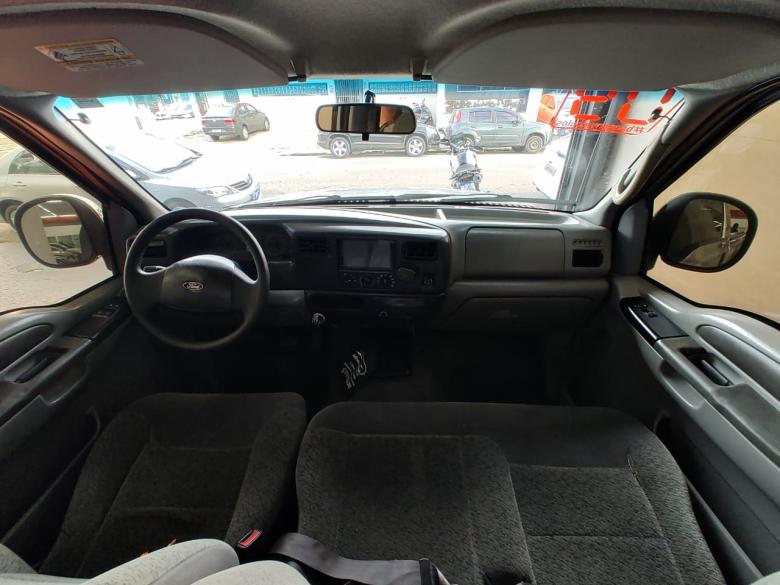 Ford - F250 XLT 3.9 4x2 