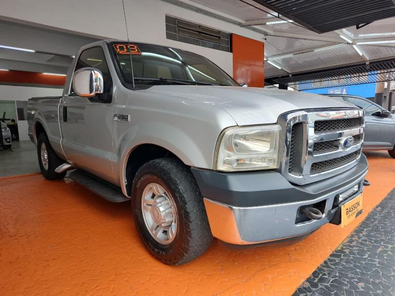 Ford - F250 XLT 3.9 4x2 