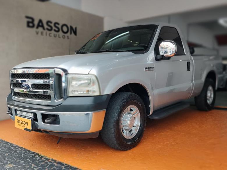 Ford - F250 XLT 3.9 4x2 