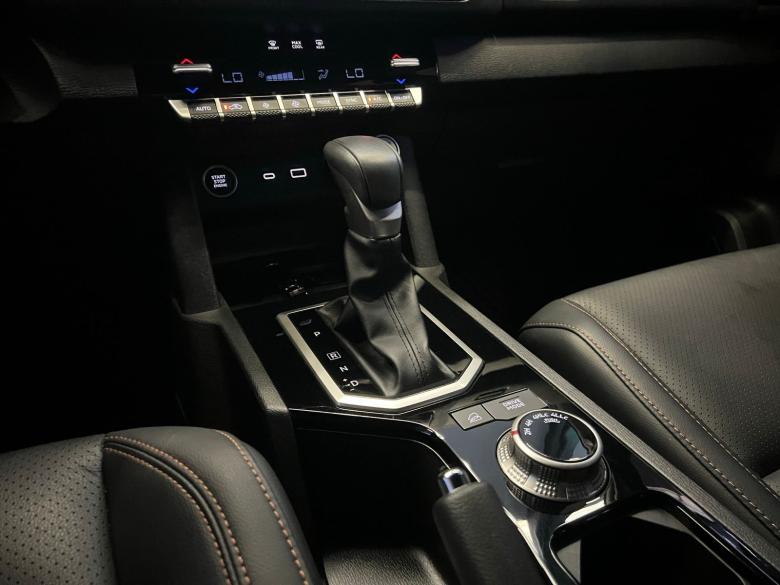 Mitsubishi - MITSUBISHI / TRITON KATANA 2.4 4X4 AT