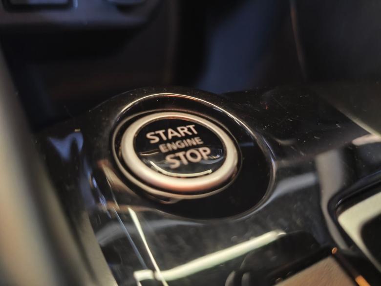 Nissan - NISSAN / VERSA SENSE 1.6 CVT