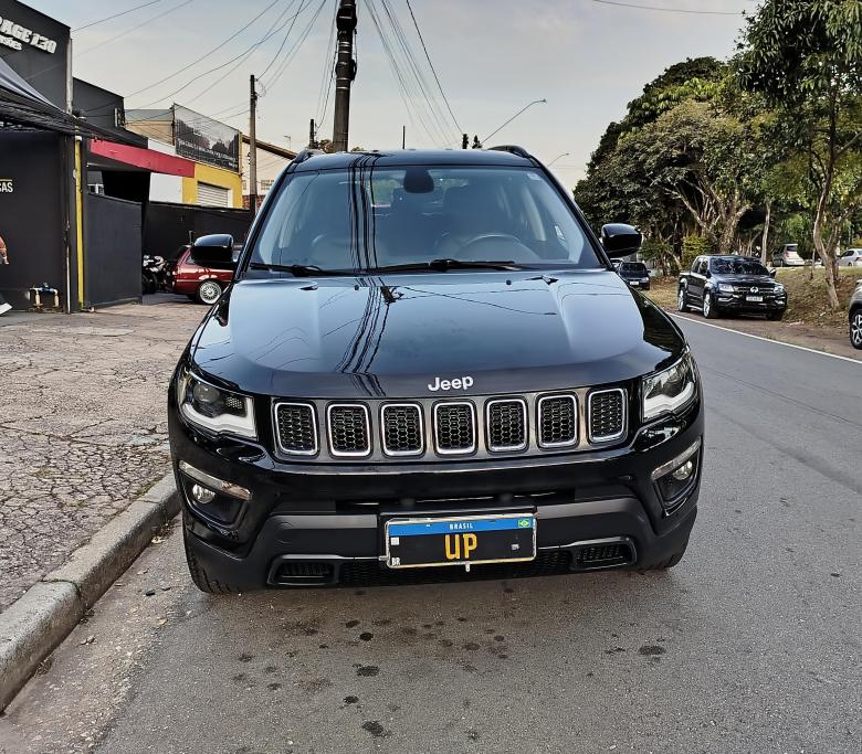 Jeep - JEEP/ COMPASS LONG 2.0 4X4 AUT 2016/17