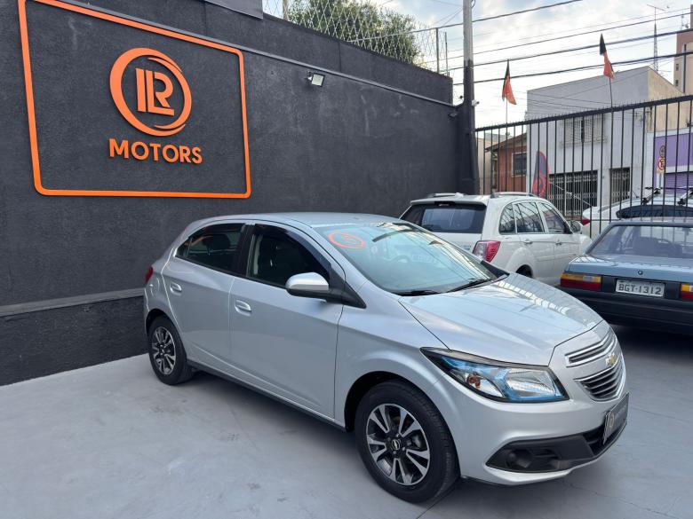 GM - Chevrolet - ONIX HATCH LT 1.4 8V FlexPower 5p Mec.