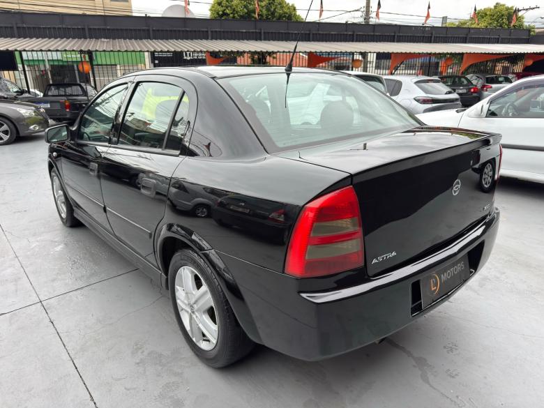 GM - Chevrolet - ASTRA SEDAN 2.0