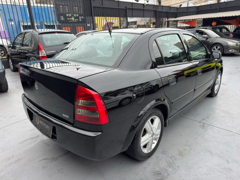 GM - Chevrolet - ASTRA SEDAN 2.0