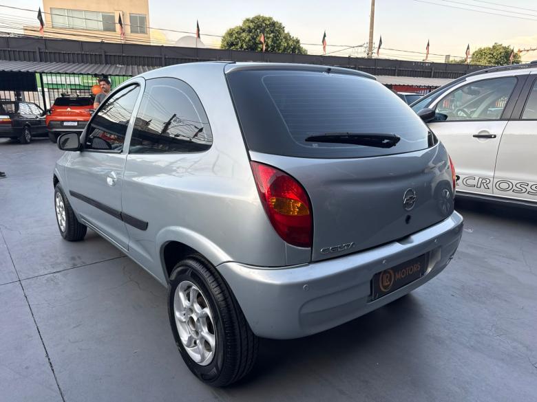 GM - Chevrolet - CELTA 2P SPIRIT