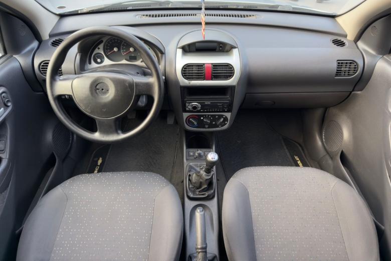 GM - Chevrolet - CORSA SEDAN PREMIUM