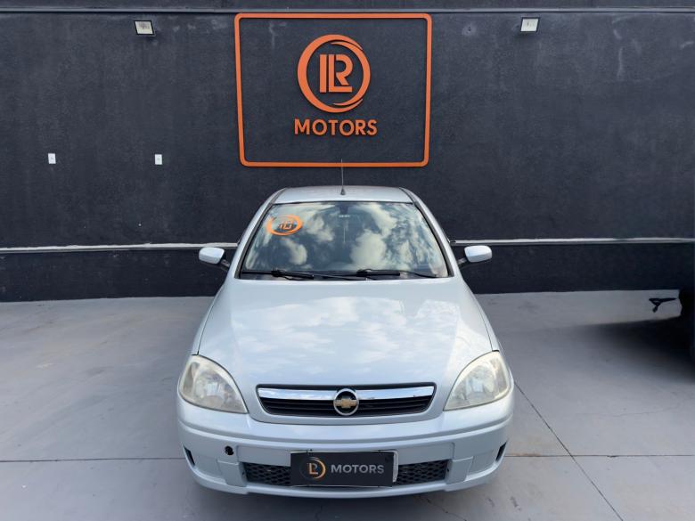 GM - Chevrolet - CORSA SEDAN PREMIUM