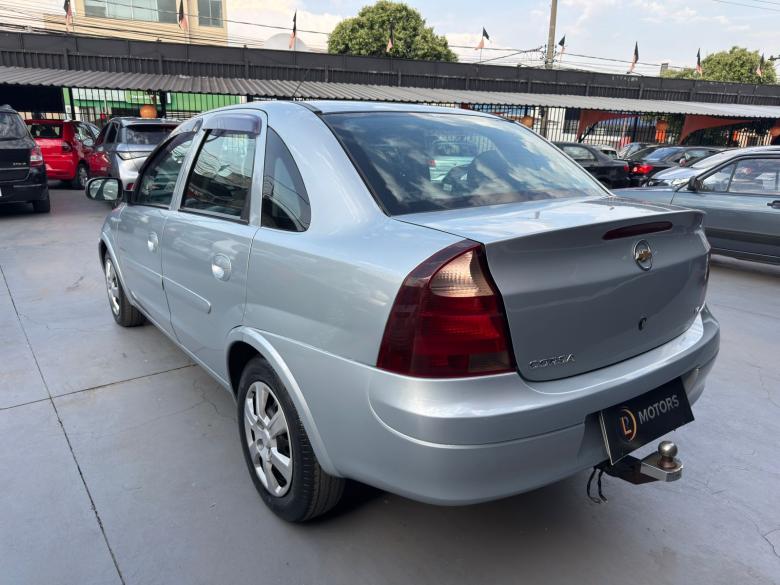 GM - Chevrolet - CORSA SEDAN PREMIUM