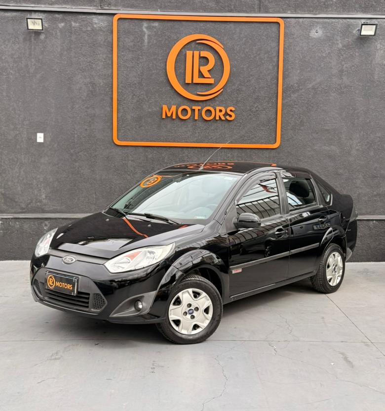 FIESTA SEDAN SE