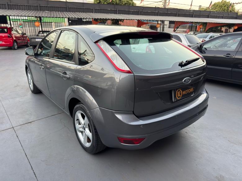 Ford - FOCUS  2.0 AT