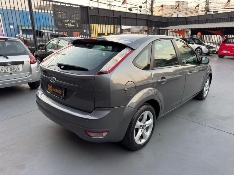 Ford - FOCUS  2.0 AT