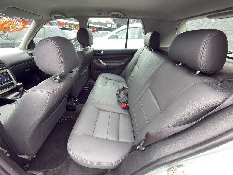 VW - VolksWagen - GOLF SPORTLINE 1.6