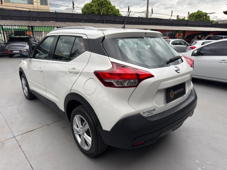 Nissan - KICKS S CVT