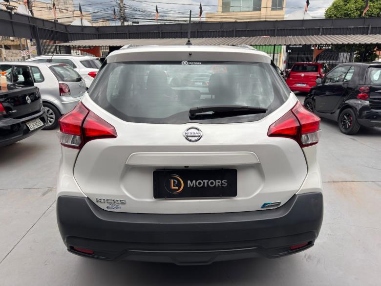 Nissan - KICKS S CVT
