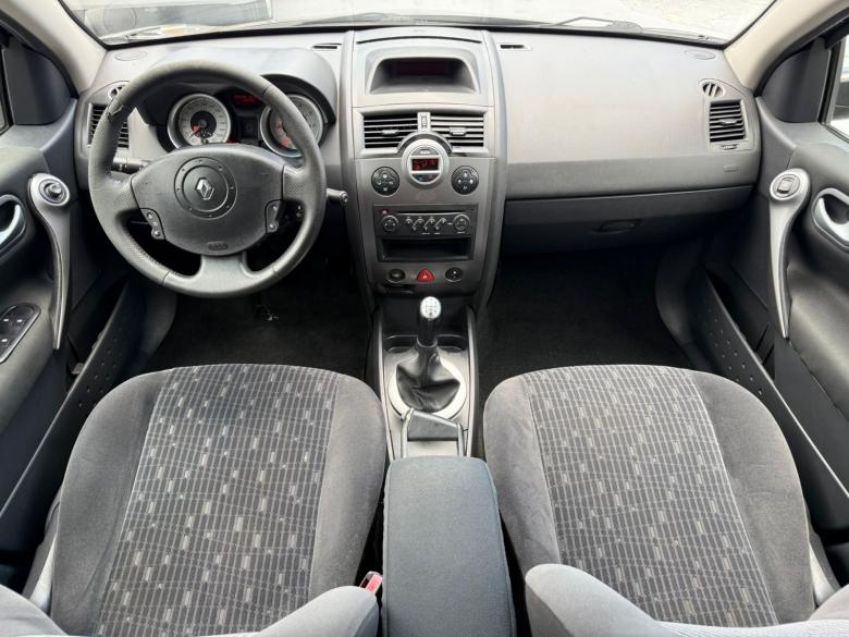 Renault - MEGANE GRAND TOUR 1.6 DYN