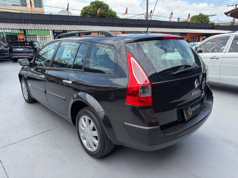 Renault - MEGANE GRAND TOUR 1.6 DYN