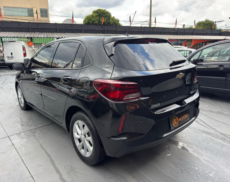 GM - Chevrolet - ONIX 1.0 MT LT2