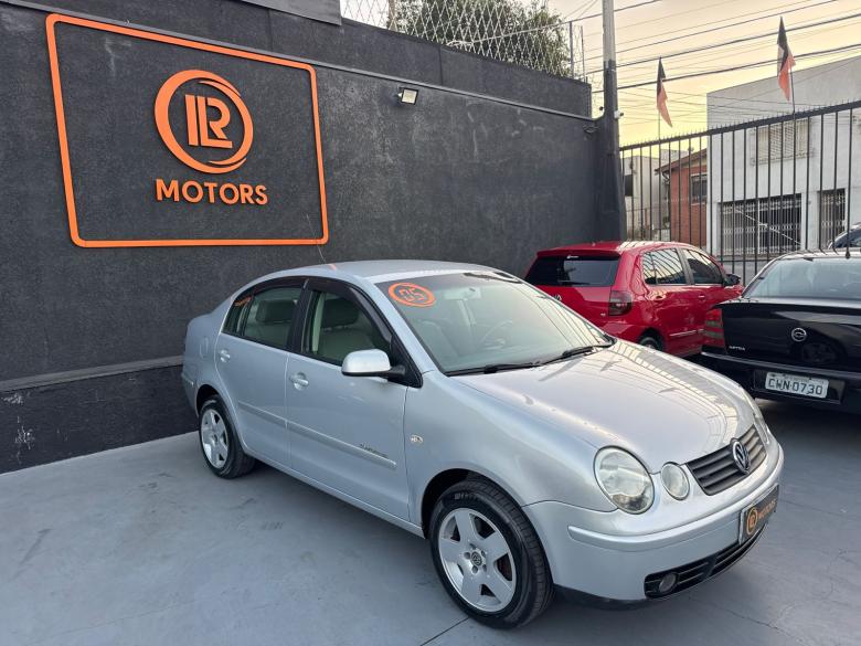 VW - VolksWagen - POLO SEDAN 2.0