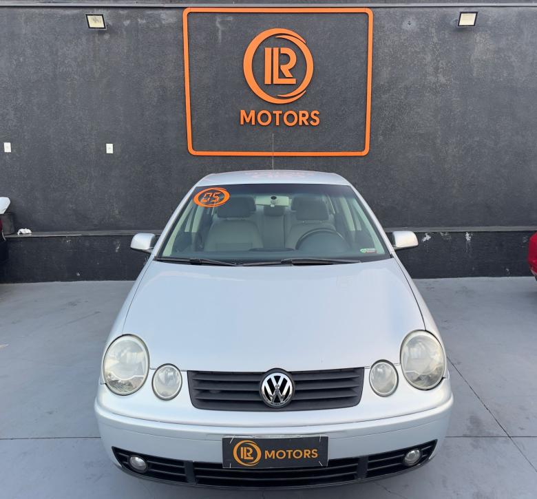 VW - VolksWagen - POLO SEDAN 2.0