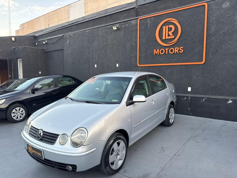 VW - VolksWagen - POLO SEDAN 2.0