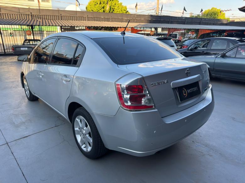 Nissan - SENTRA S 2.0 AT