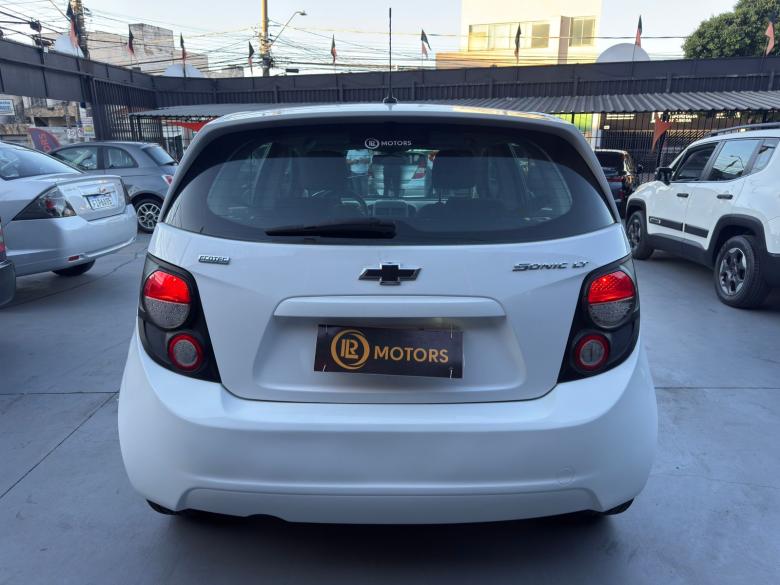 GM - Chevrolet - SONIC LT MT