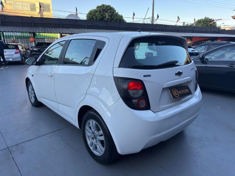 GM - Chevrolet - SONIC LT MT