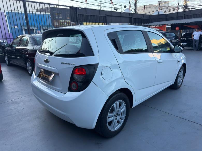 GM - Chevrolet - SONIC LT MT