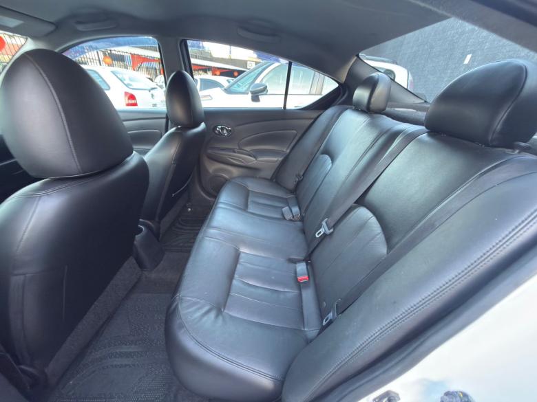 Nissan - VERSA 1.6 UNIQUE CVT