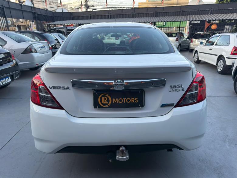 Nissan - VERSA 1.6 UNIQUE CVT