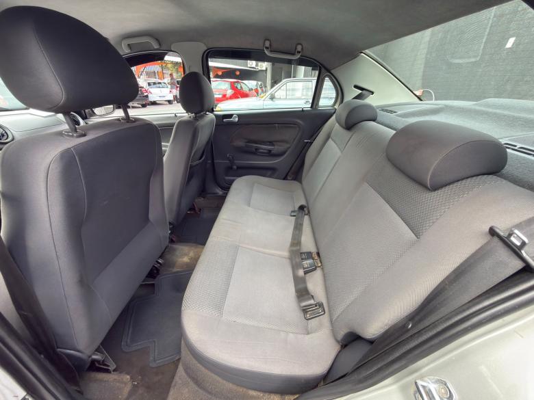 VW - VolksWagen - VOYAGE 1.0
